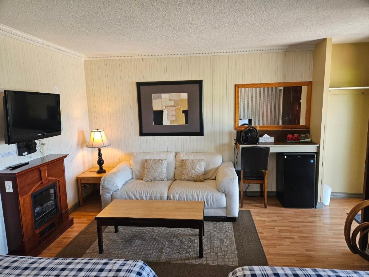 Schooner Motel Tofino Eksteriør billede