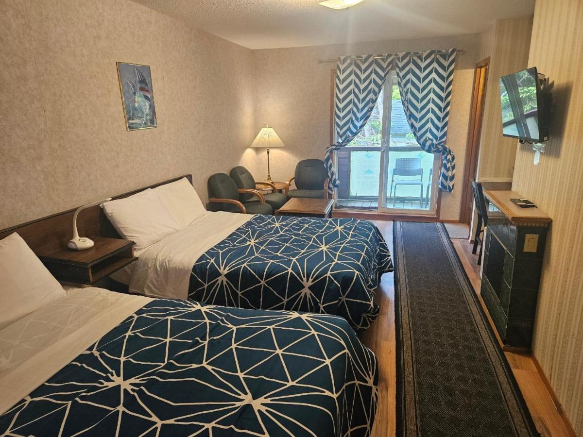 Schooner Motel Tofino Eksteriør billede